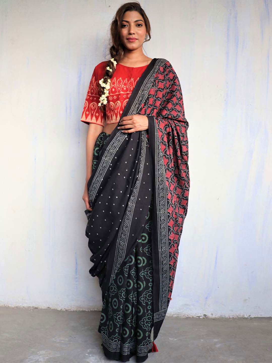 Chidiyaa Blue & Grey Pure Cotton Saree Price in India