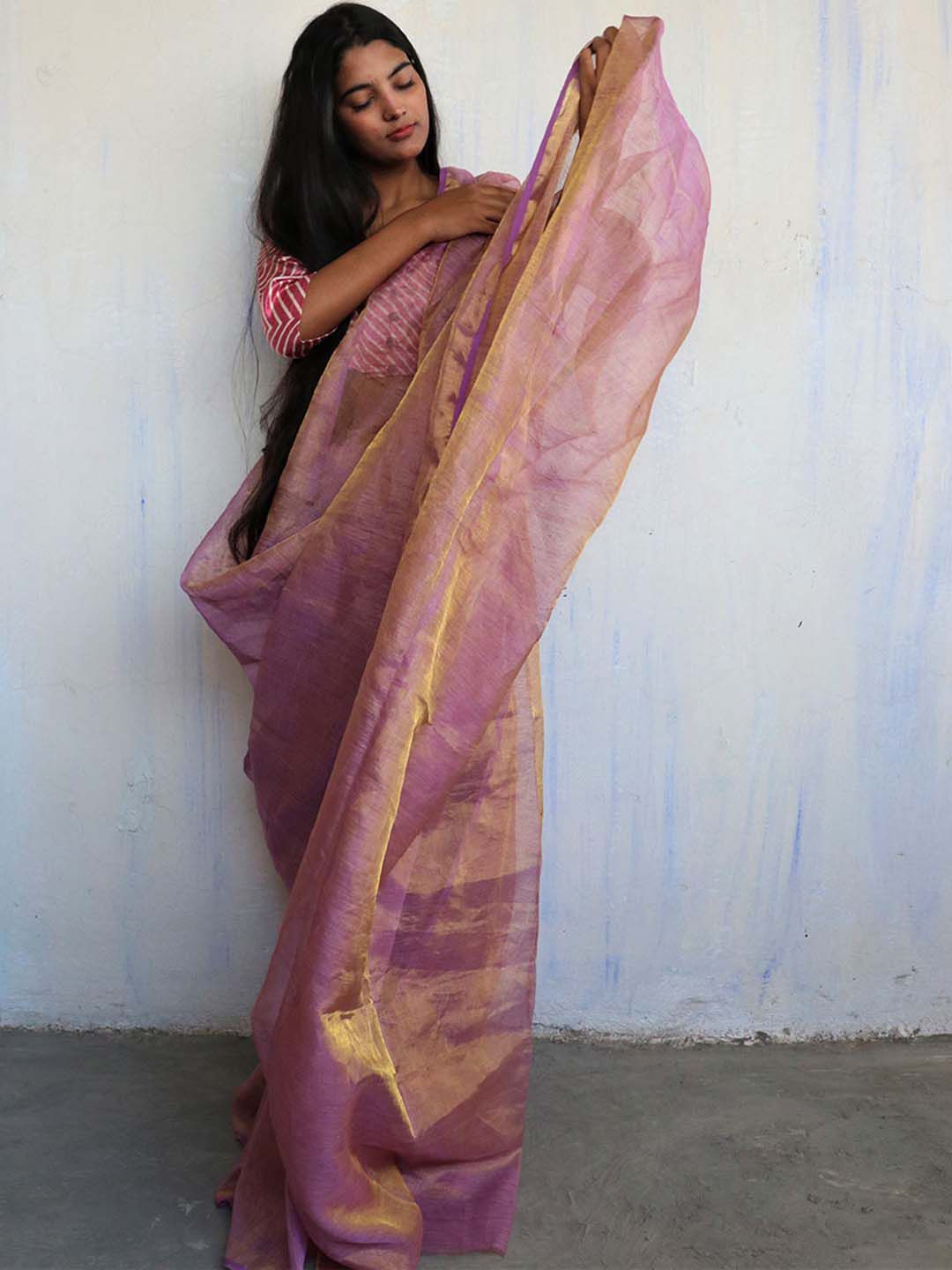 Chidiyaa Pink & Gold-Toned Pure Linen Saree Price in India