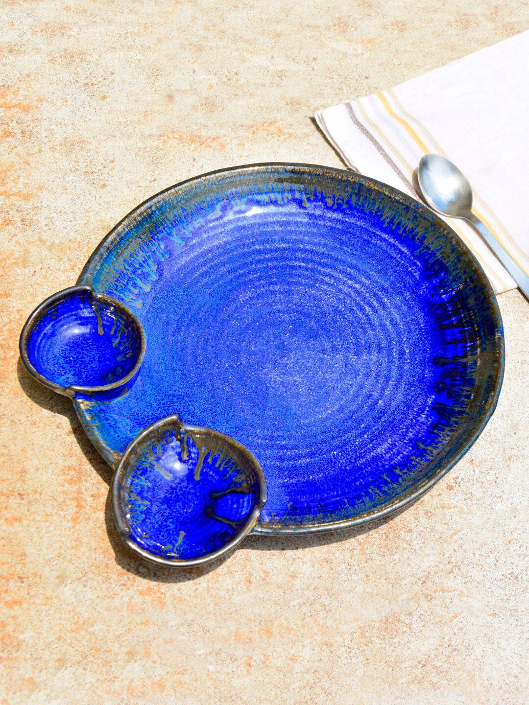 StyleMyWay Blue Solid Ceramic Chip & Dip Platter with 2 Fixed Dip Bowls Price in India