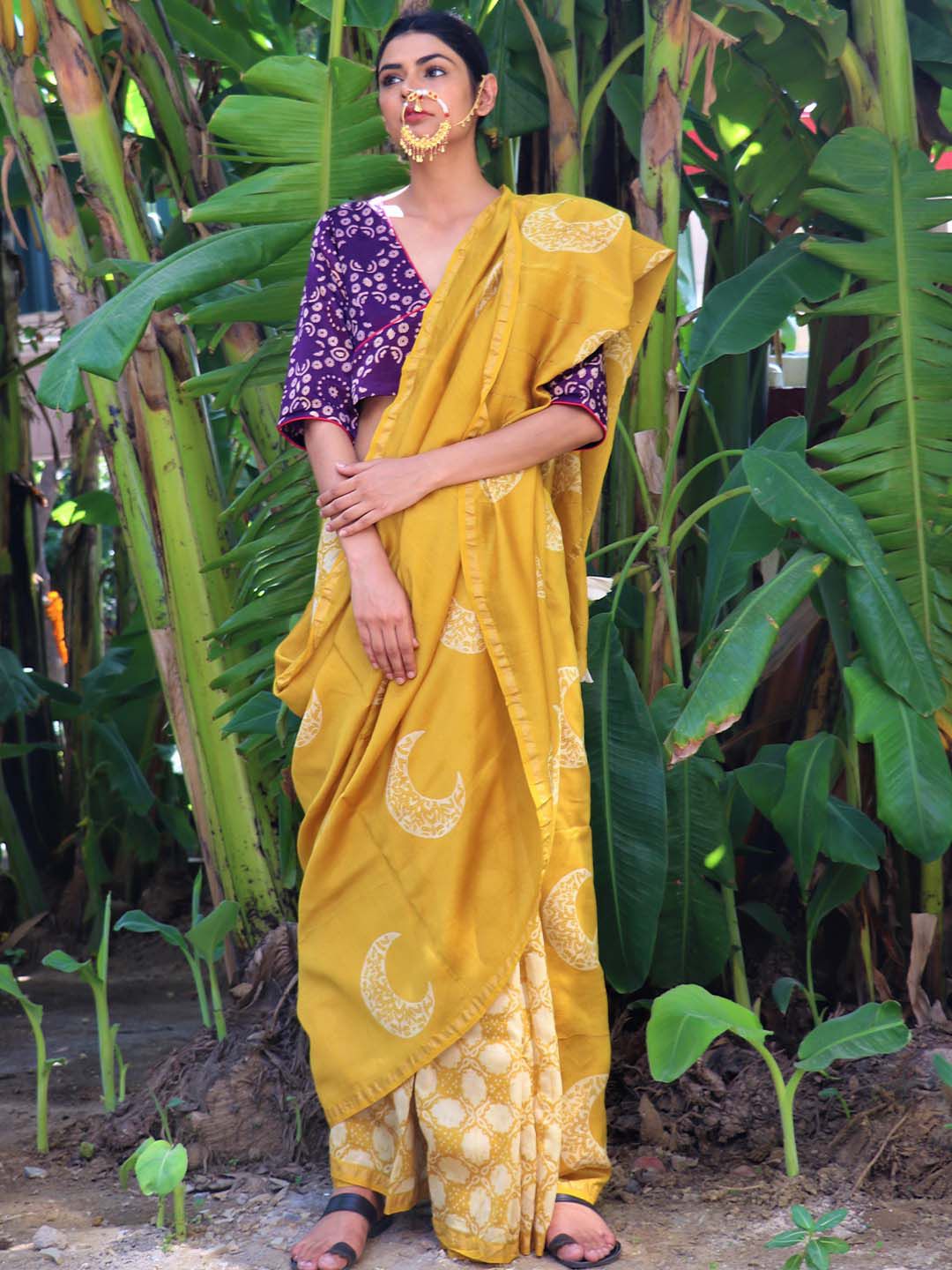 Chidiyaa Yellow & White Ethnic Motifs chand se Pure Silk Saree Price in India