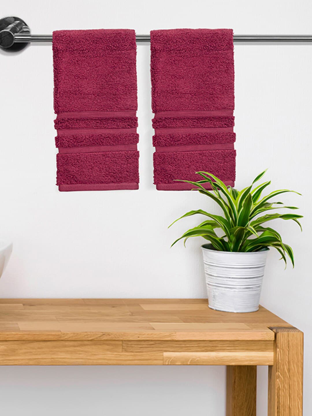 Boutique Living India Burgundy Set Of 2 Solid 550 GSM Pure Cotton Hand Towels Price in India