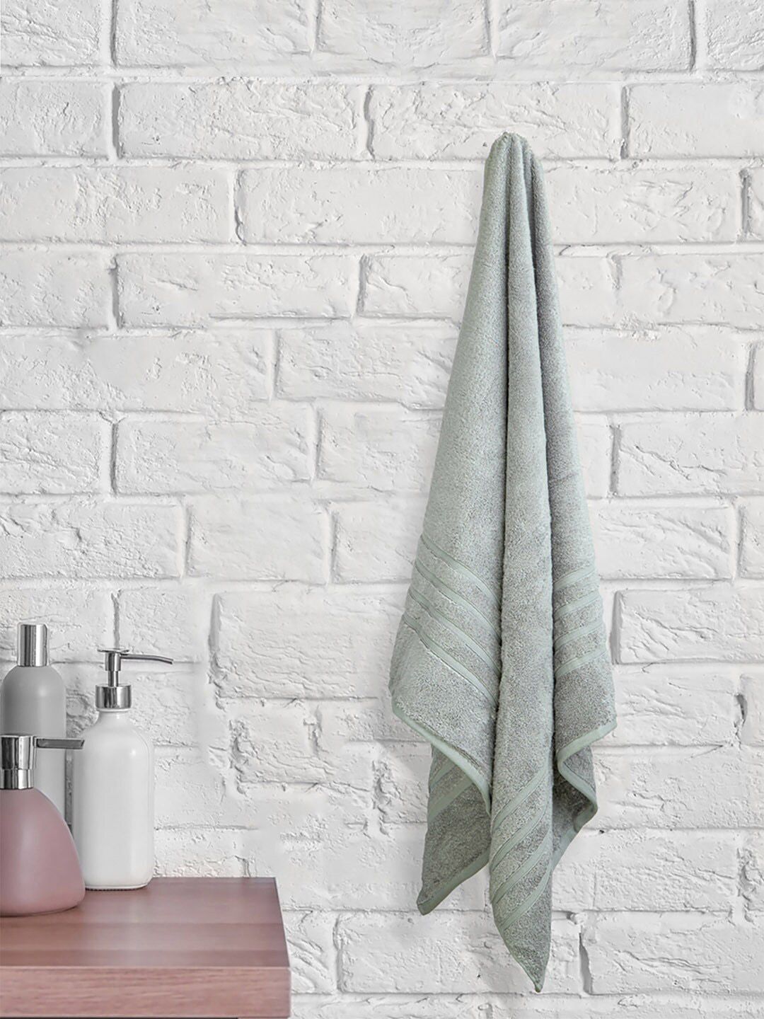 Boutique Living India Grey Solid 550 GSM Bamboo Bath Towels Price in India