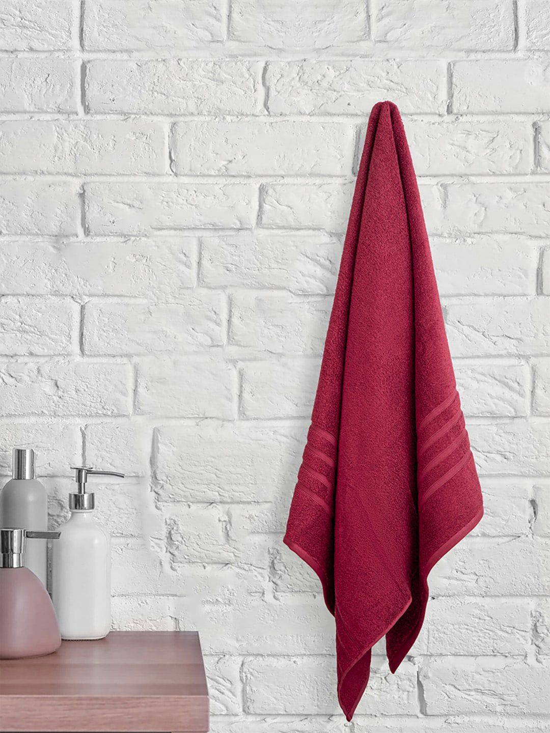 Boutique Living India Burgundy Solid 550 GSM Bath Towel Price in India