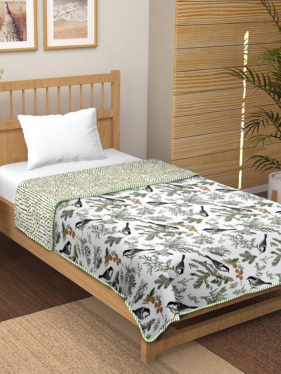 BELLA CASA Green & White Summer 150 GSM Single Bed Reversible Dohar Price in India