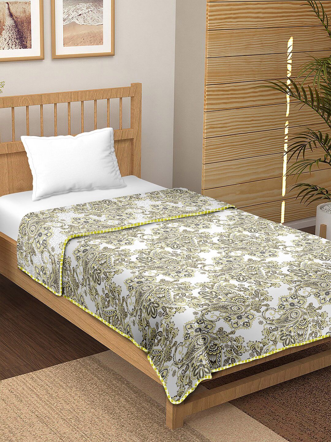 BELLA CASA Green & White Ethnic Motifs Summer 150 GSM Single Bed Dohar Price in India