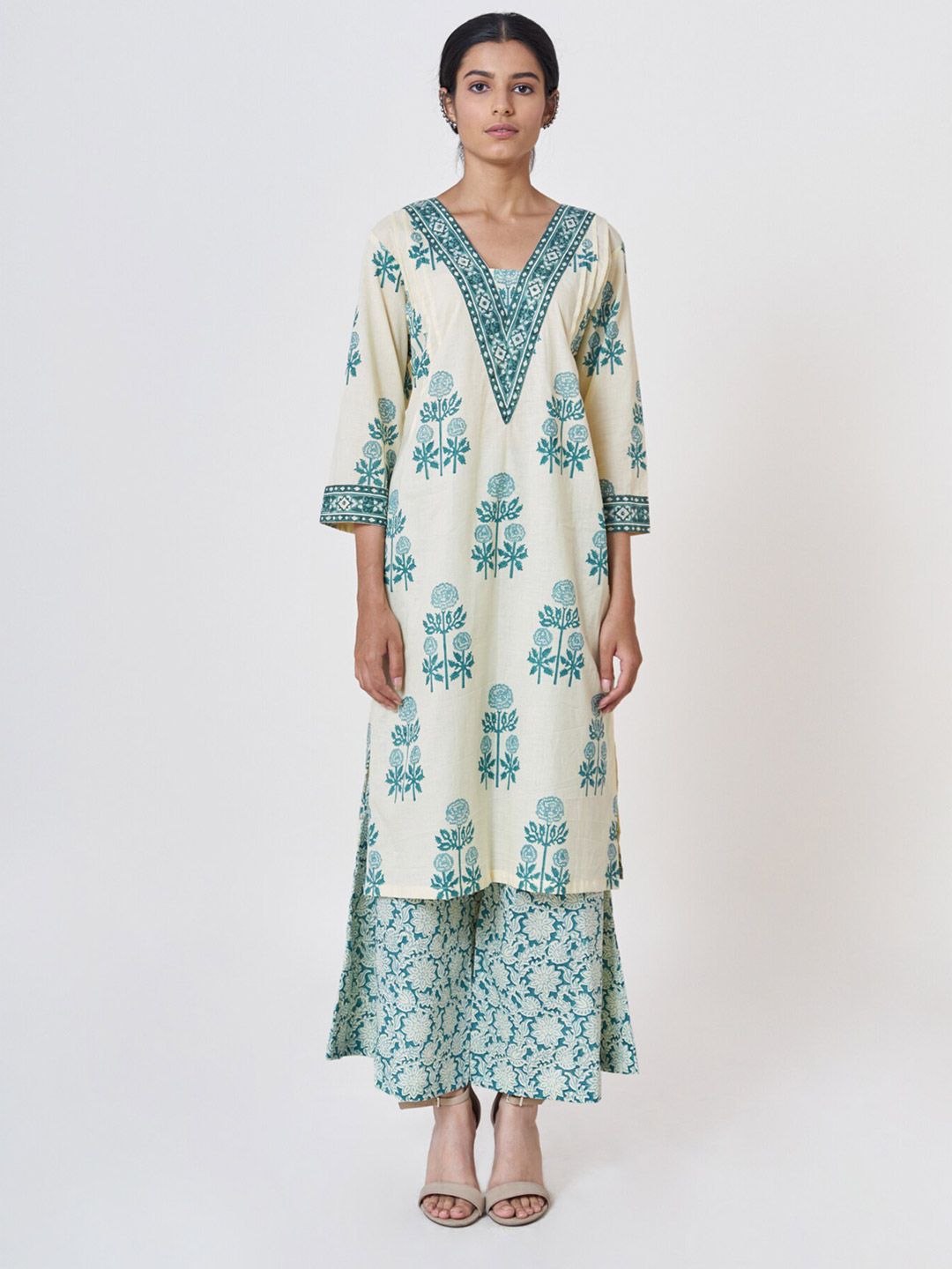 SHRINKHLA Women Cream-Coloured & Green Ethnic Motifs Printed Kurta Price in India