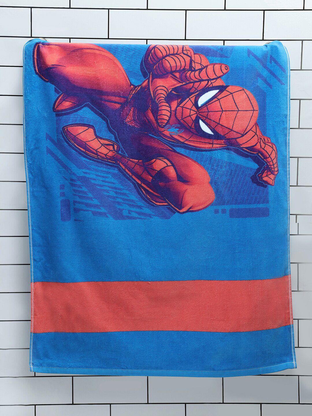 SPACES Unisex Blue & Red Printed 380 GSM Cotton Bath Towel Price in India