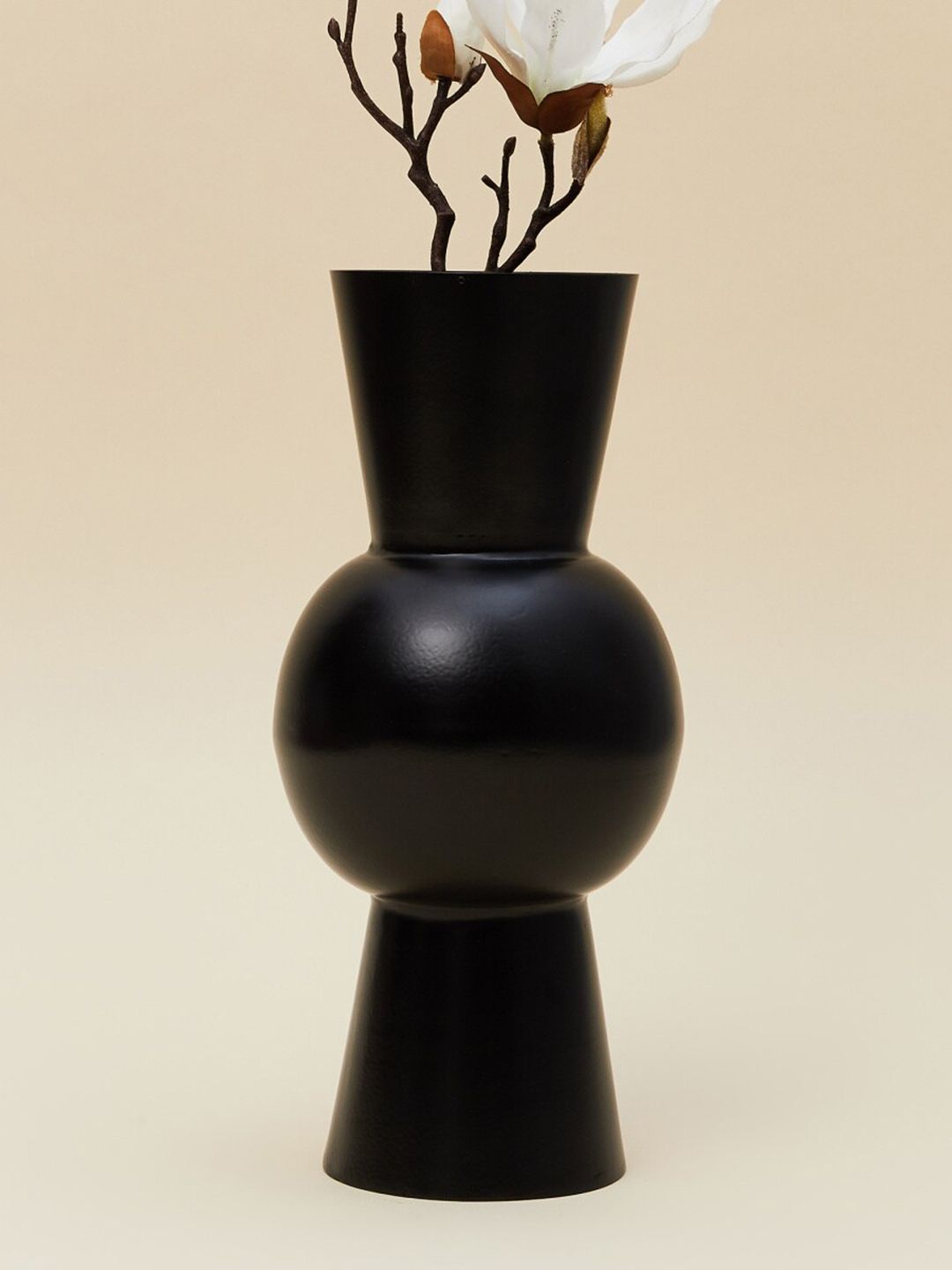 Home Centre Black Solid Abstract Metal Flower Vase Price in India