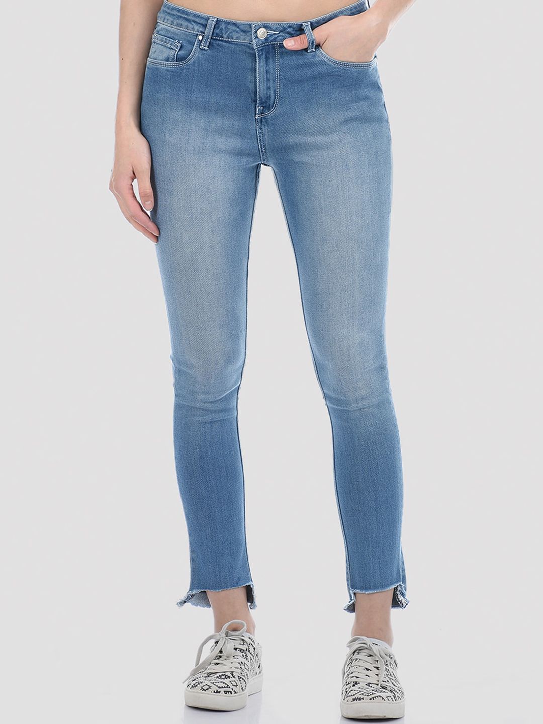 TALIA Women Blue Skinny Fit Light Fade Stretchable Jeans