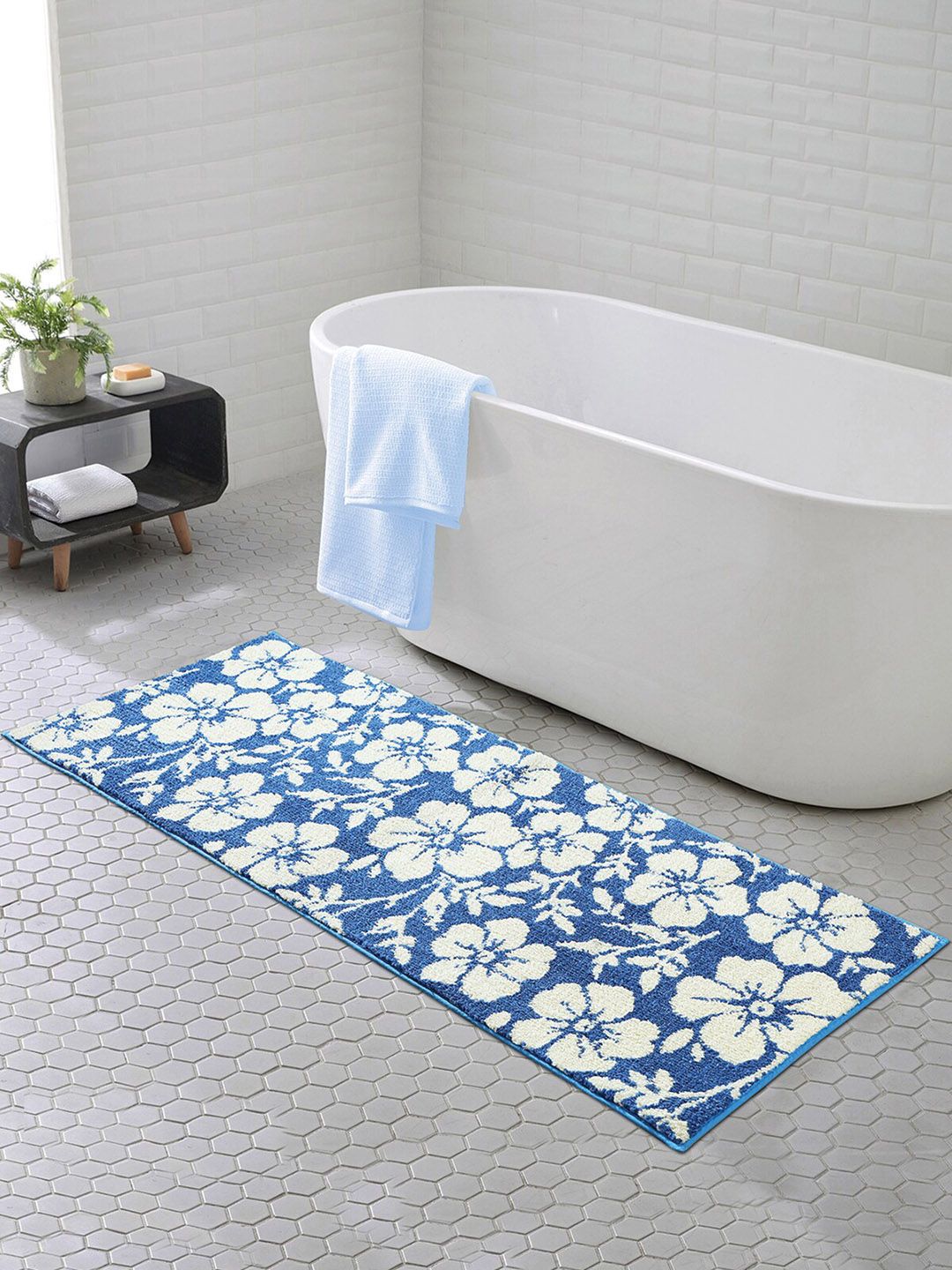 OBSESSIONS Blue & White Floral Anti-Skid 1800GSM Bath Rugs Price in India