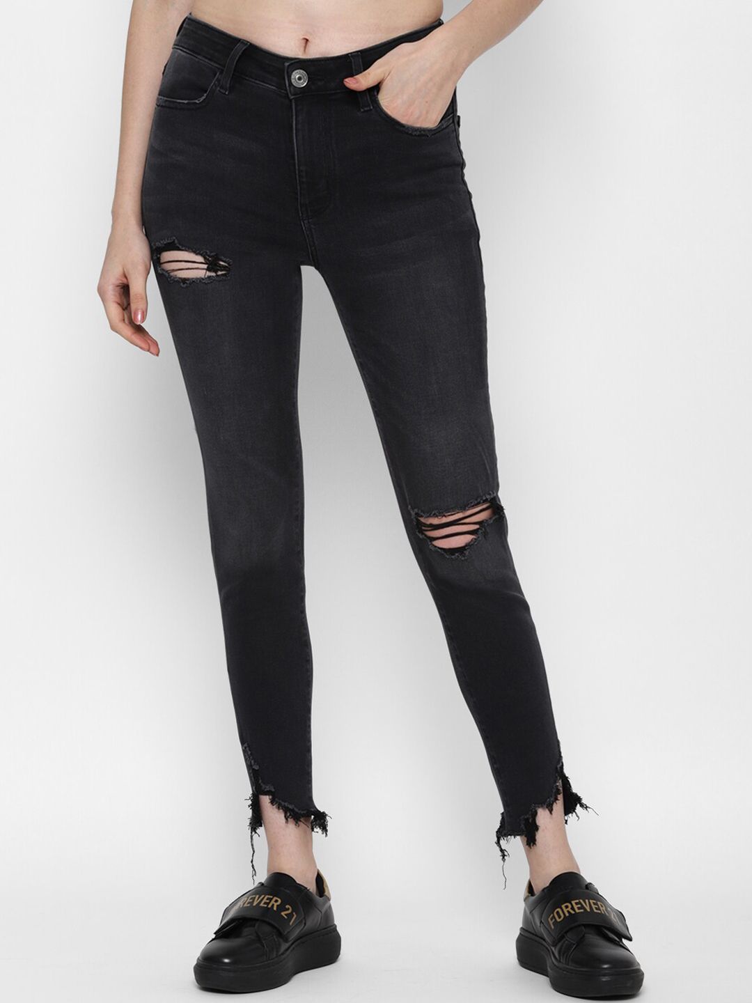 AMERICAN EAGLE OUTFITTERS Women Black Slim Fit Mildly Distressed Jeans Price in India