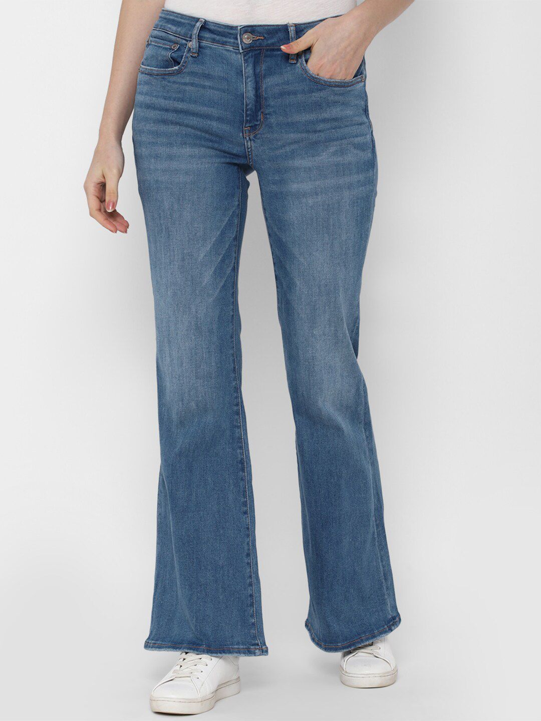 AMERICAN EAGLE OUTFITTERS Women Blue Slim Fit Light Fade Jeans Price in India