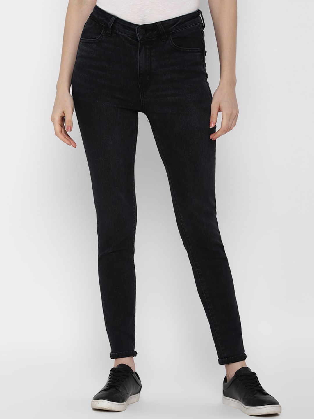 AMERICAN EAGLE OUTFITTERS Women Black Slim Fit Jeans Price in India