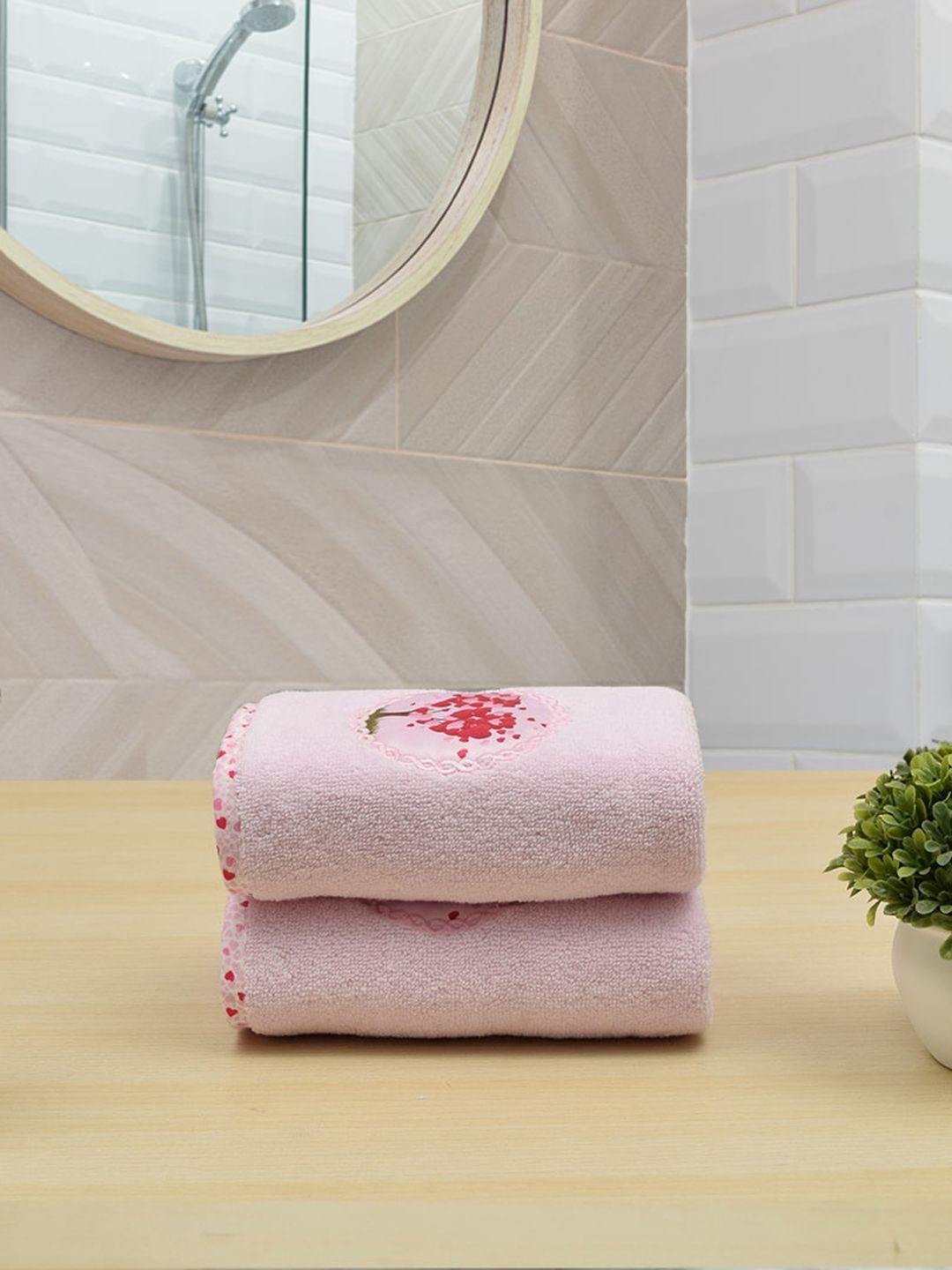 RANGOLI Set of 2 Pink & Red Printed 550 GSM Cotton Towel Set Price in India