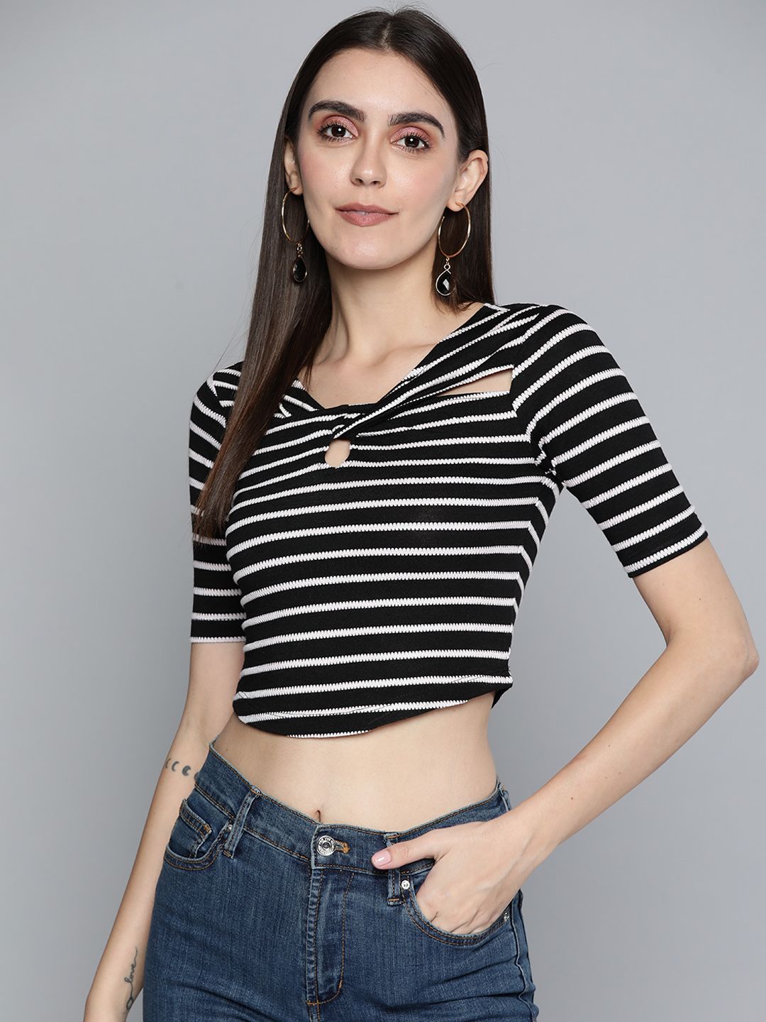 VividArtsy Black & White Striped Keyhole Neck Crop Top