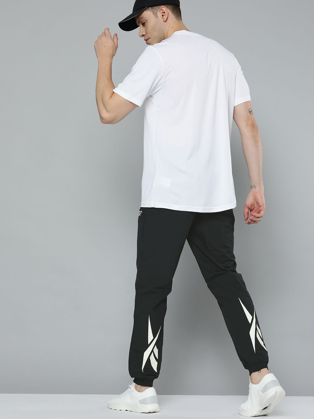 Reebok Classic Unisex Black & White Solid Vector Joggers Price in India