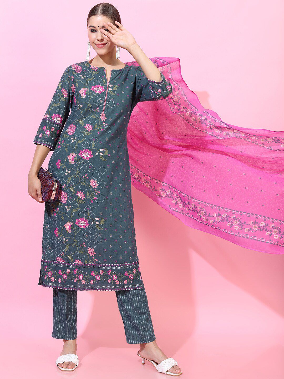 Vishudh Women Green Floral Printed Pure Cotton Kurta With Trousers