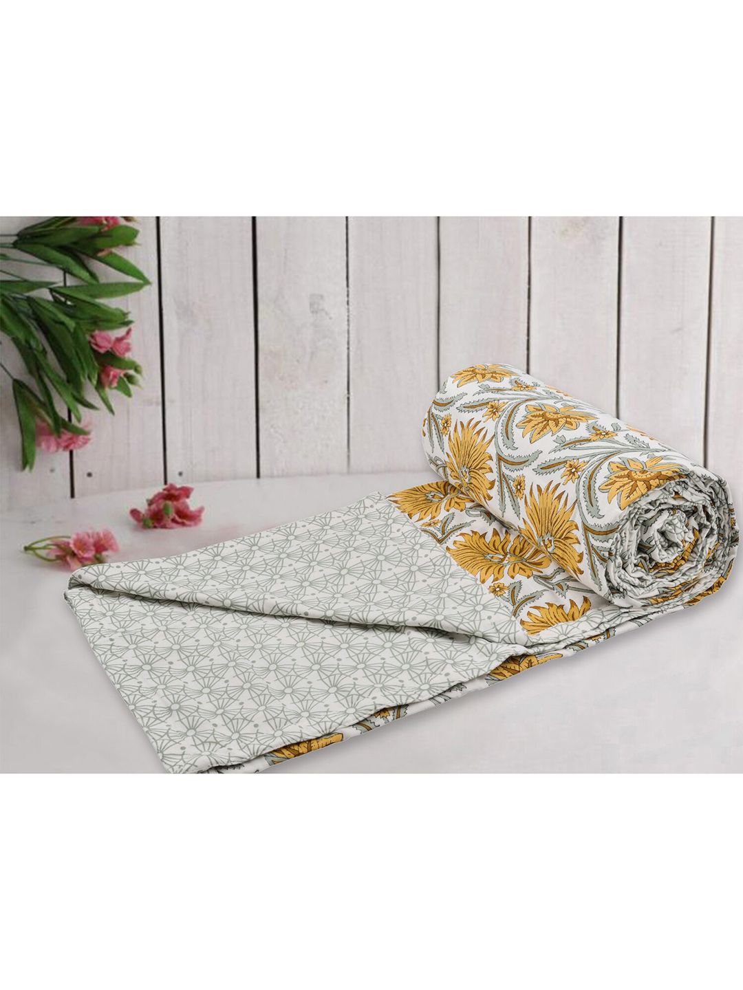 TRANCE Unisex Multi Blankets Quilts and Dohars Price in India