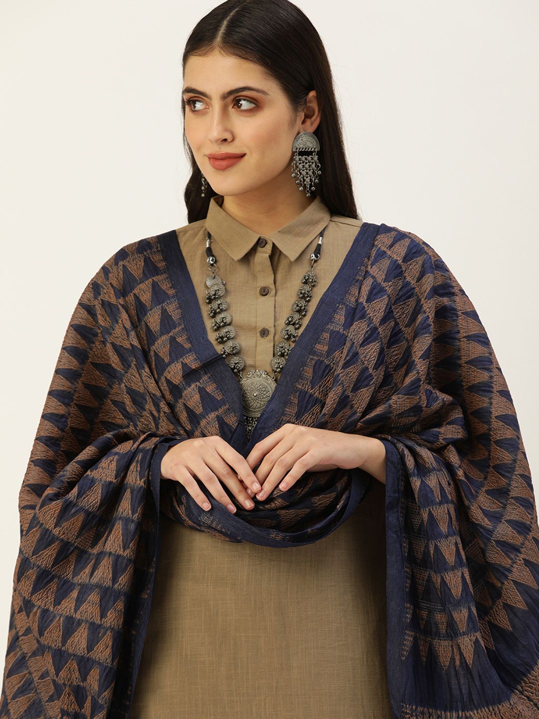 ArtEastri Navy Blue & Gold-Toned Woven Design Pure Silk Shibori Dupatta Price in India