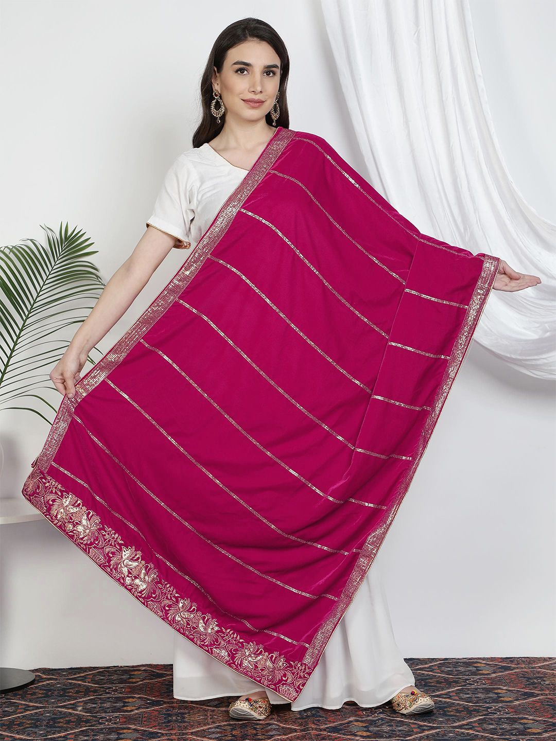 Moda Chales Magenta & Gold-Toned Ethnic Motifs Embroidered Velvet Dupatta with Sequinned Price in India