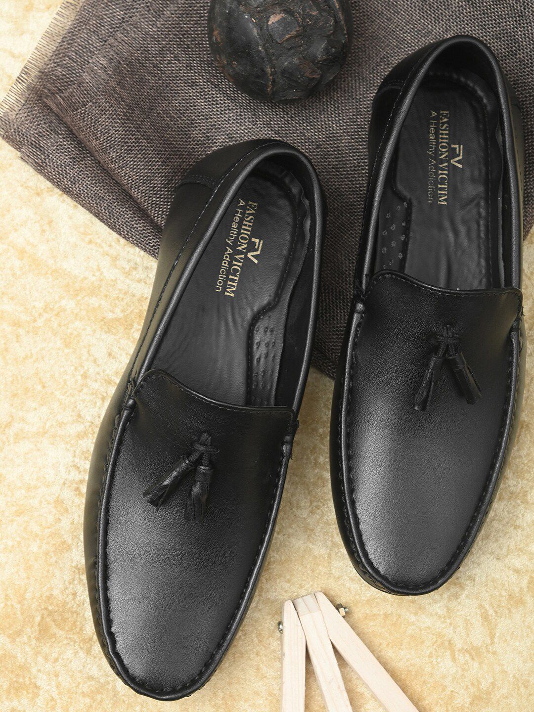 Fashion Victim Men Black Loafers