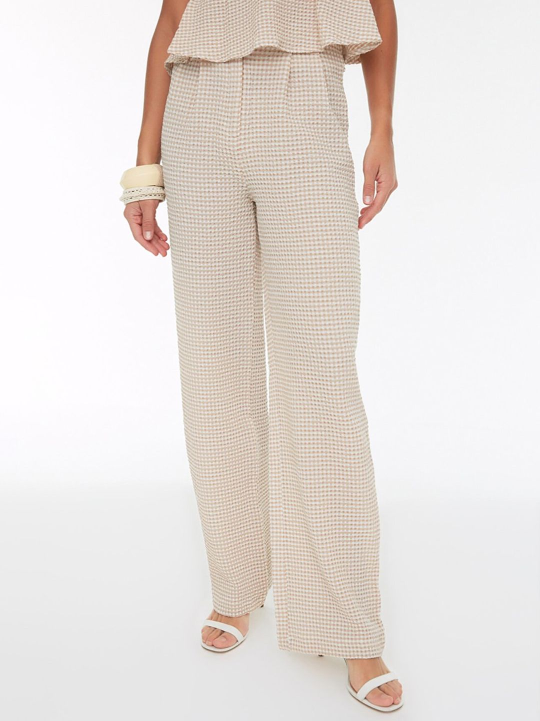 Trendyol Women Beige & White Checked Wide Leg High-Rise Pleated Trousers Price in India