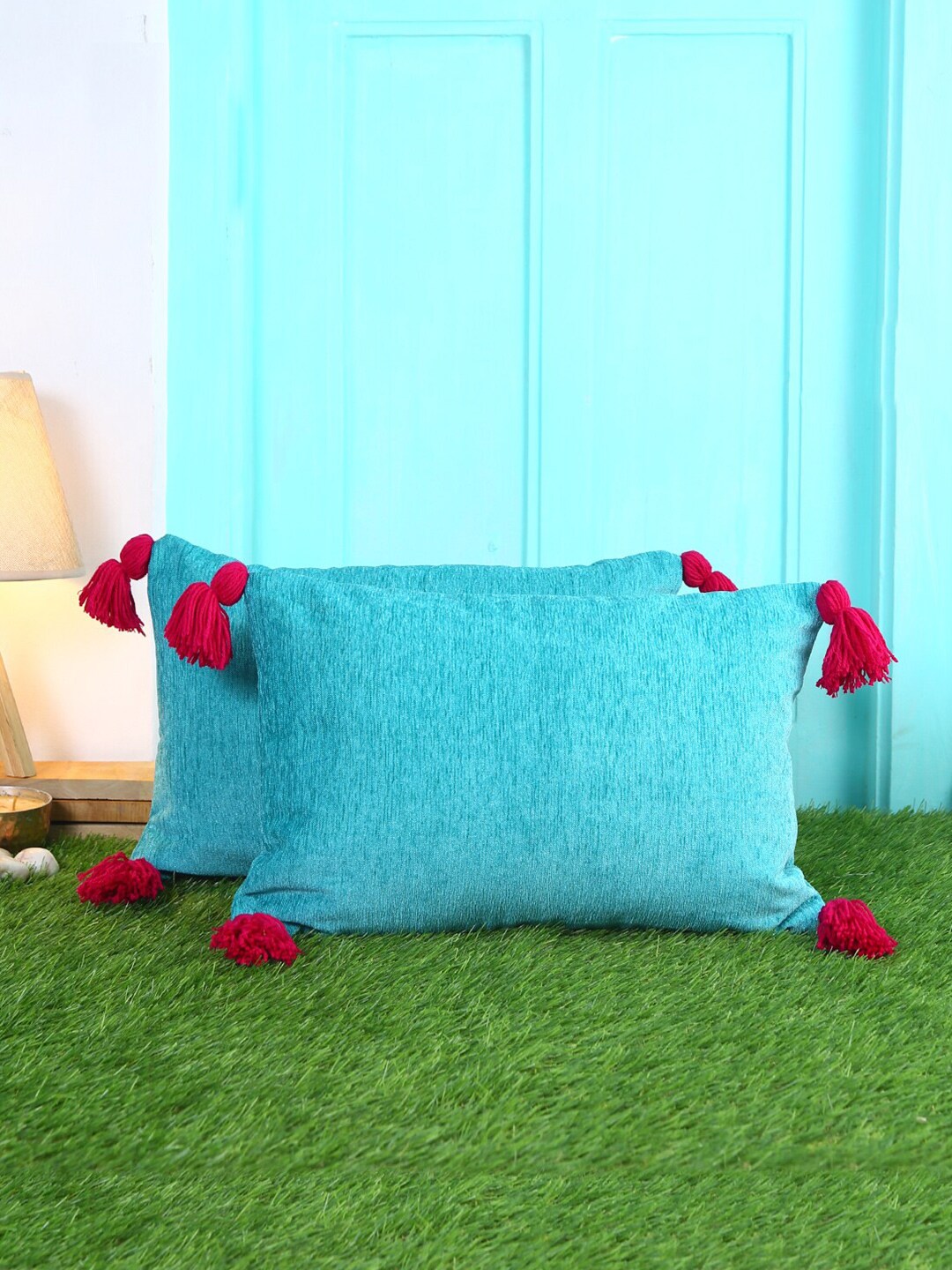KRAVIKA Teal & Red Set of 2 Square Cushion Covers Price in India
