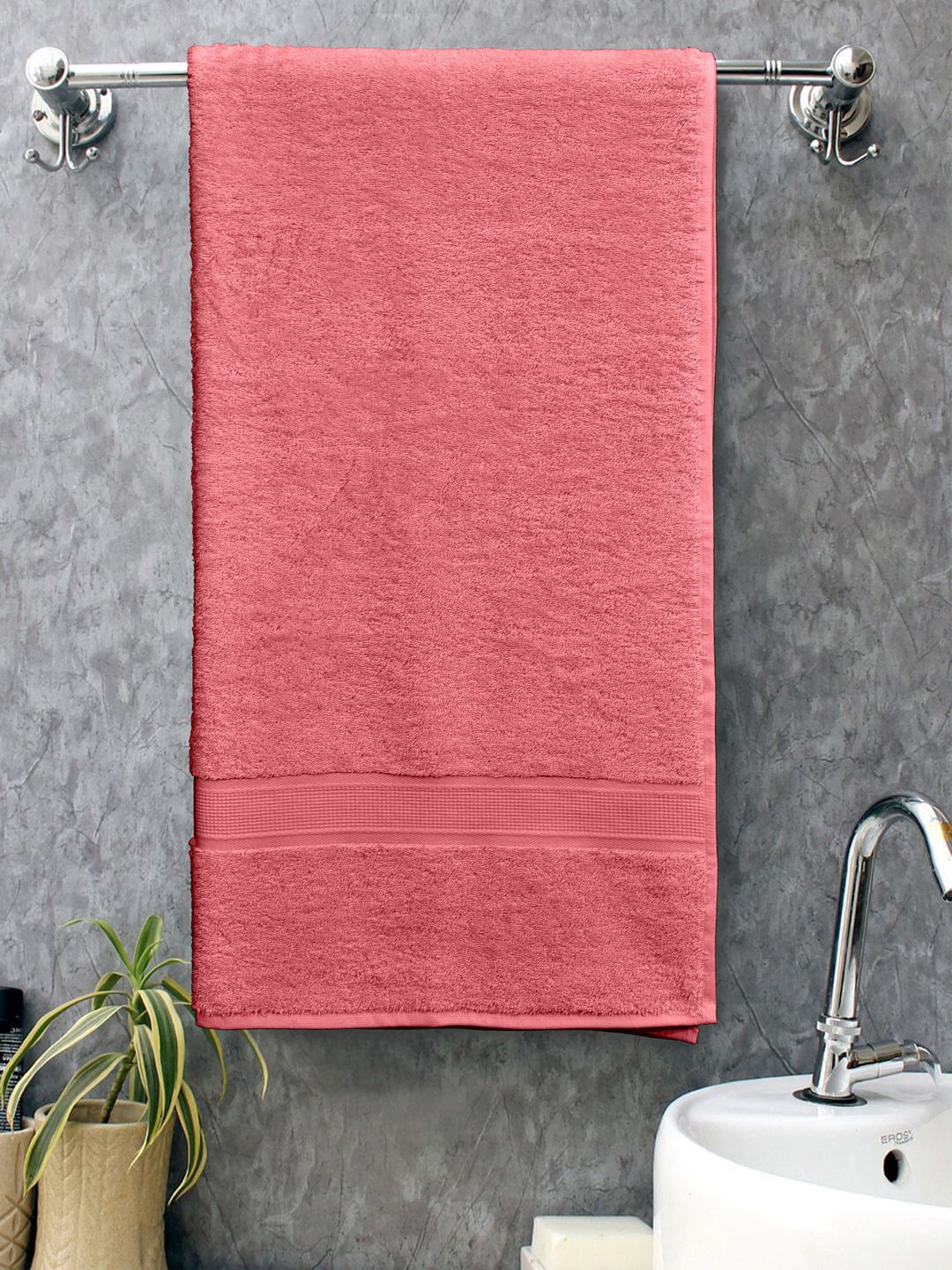 BOMBAY DYEING Peach Solid 550 GSM Pure Cotton Bath Towel Price in India