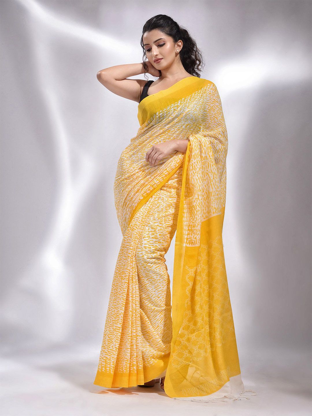 Charukriti Yellow & White Pure Cotton Saree