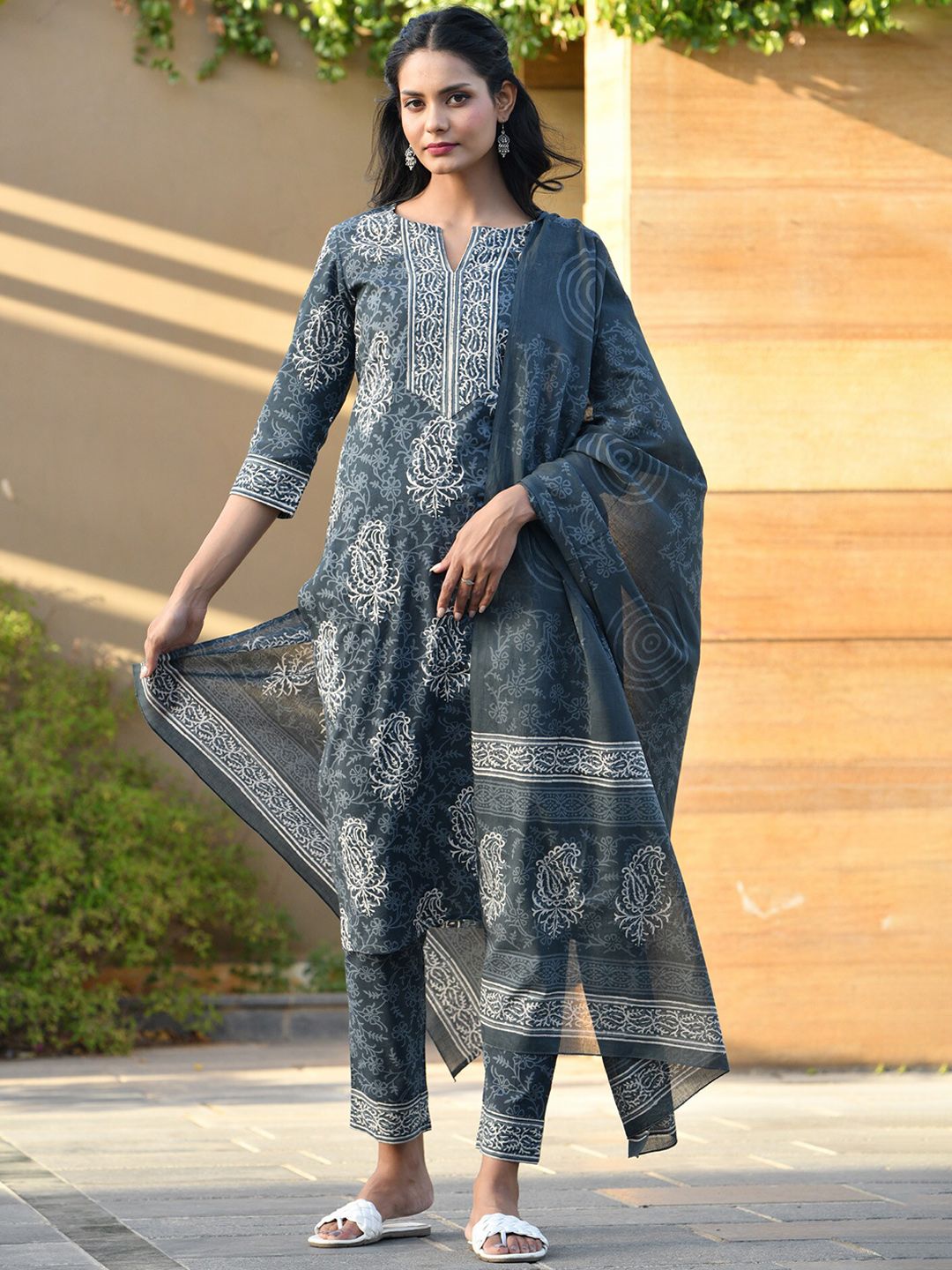 Mulmul By Arabella Women Grey Block Print Cotton Kurta with Trousers & With Dupatta Price in India