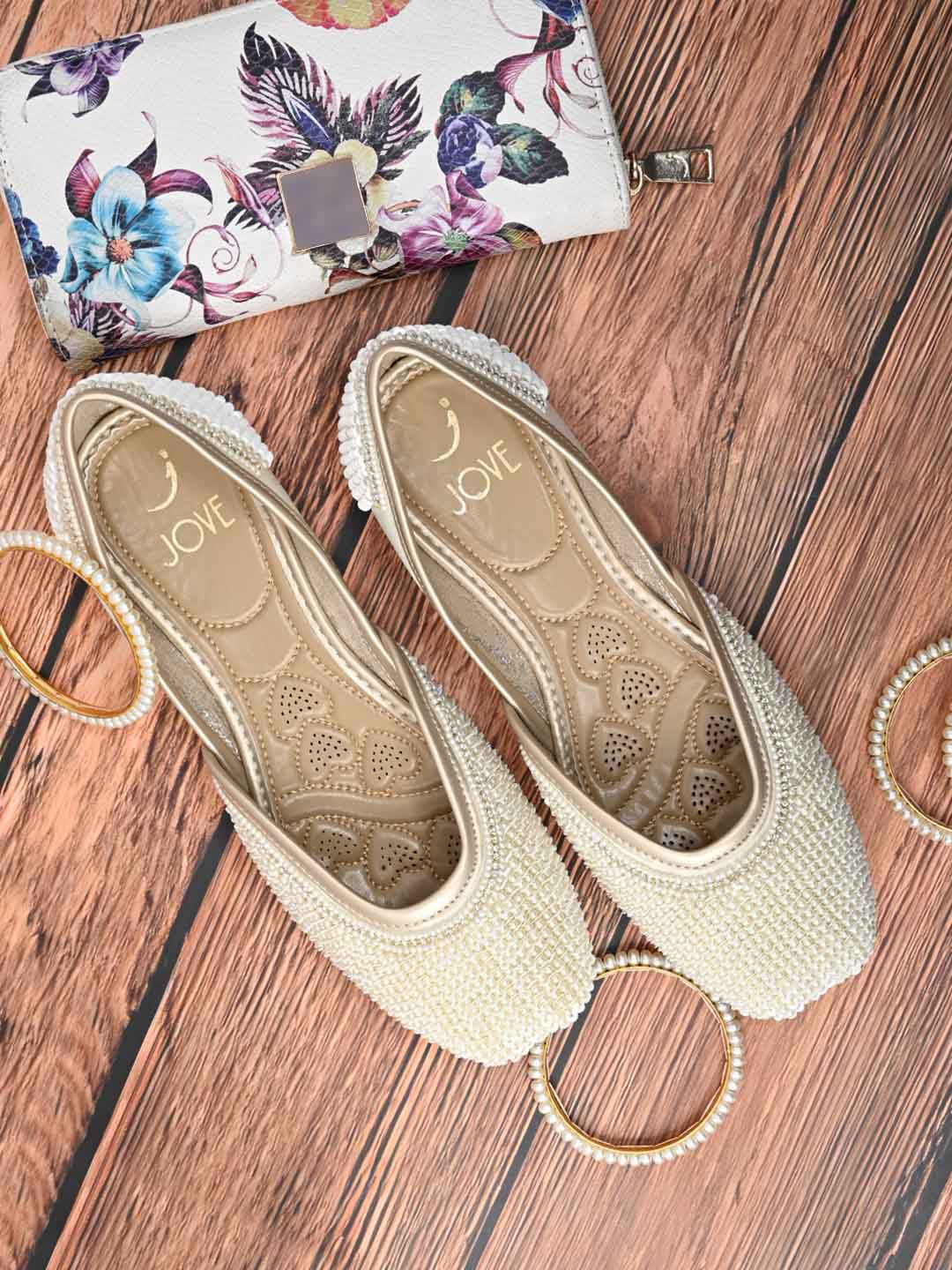 Jove Women White Printed Ethnic Ballerinas with Bows Flats Price in India