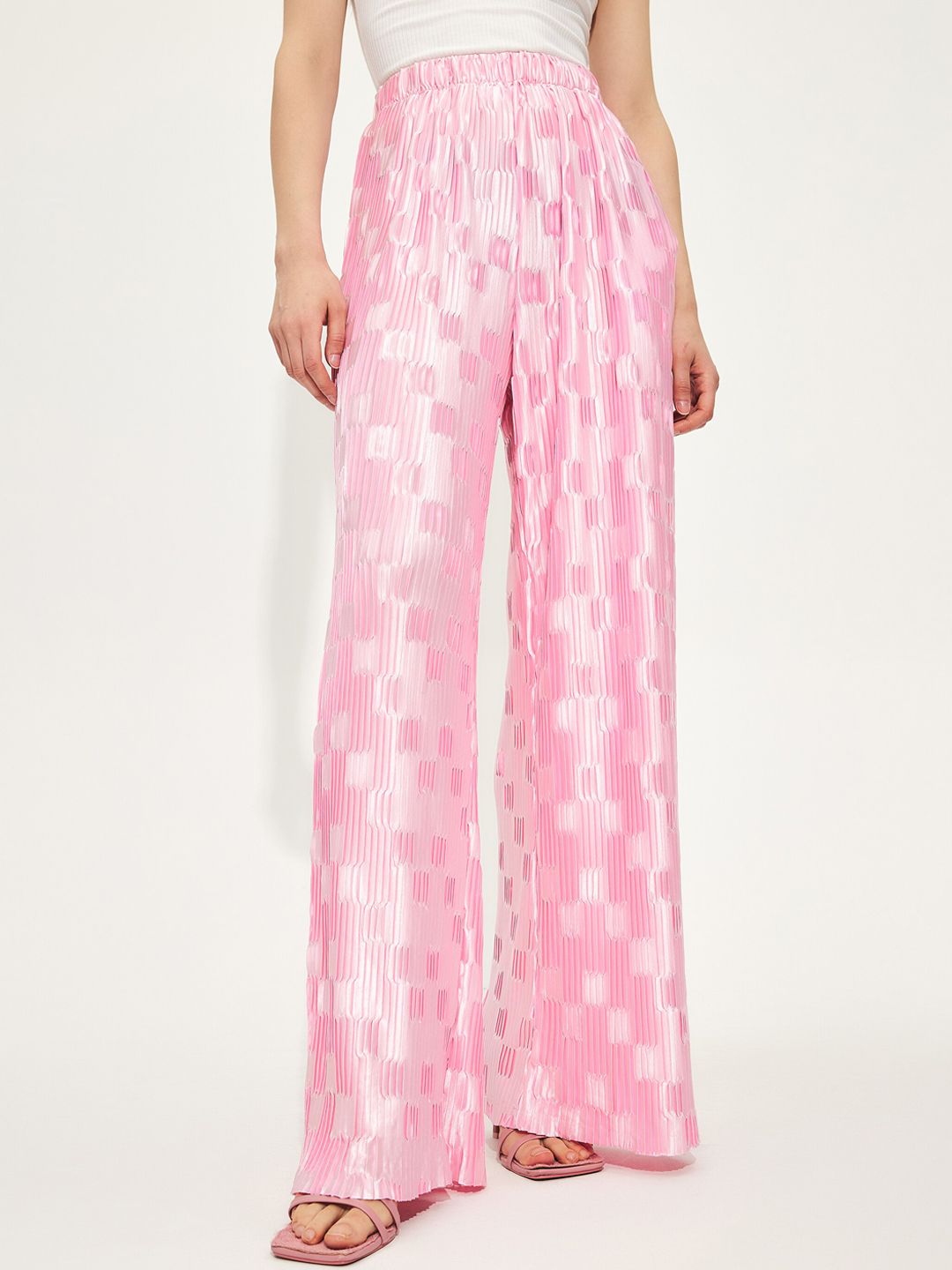 URBANIC Women Pink Floral Printed Pleated Trousers Price in India