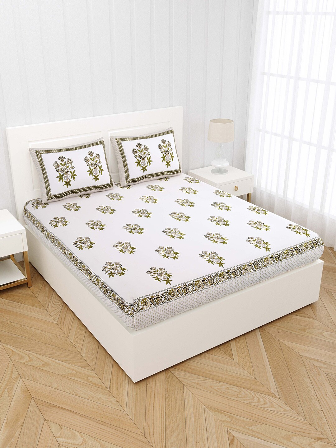JAIPUR FABRIC Green & White Floral 300 TC King Bedsheet with 2 Pillow Covers Price in India