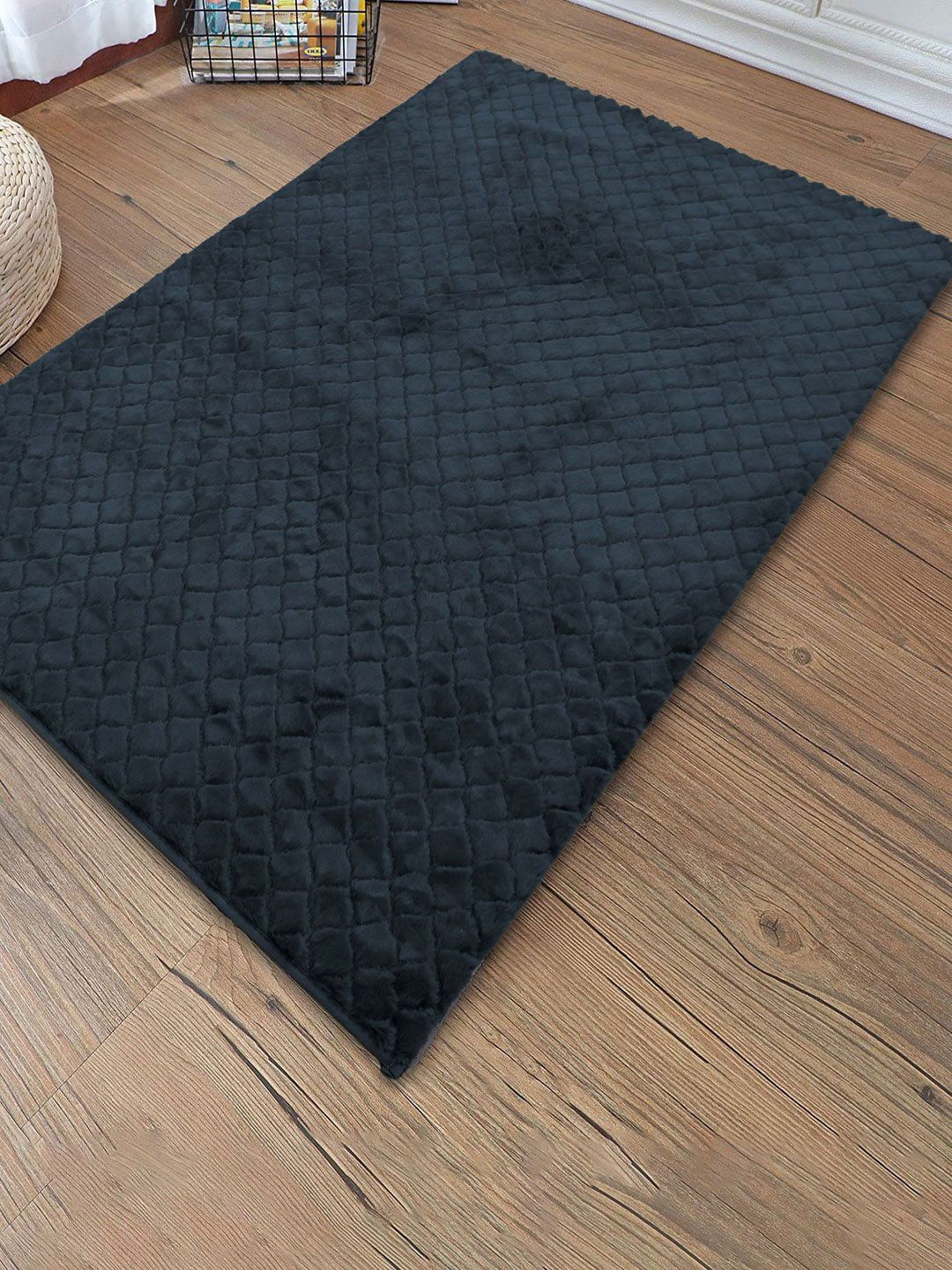 LUXEHOME INTERNATIONAL Black Solid Antiskid Austria Carpets Price in India