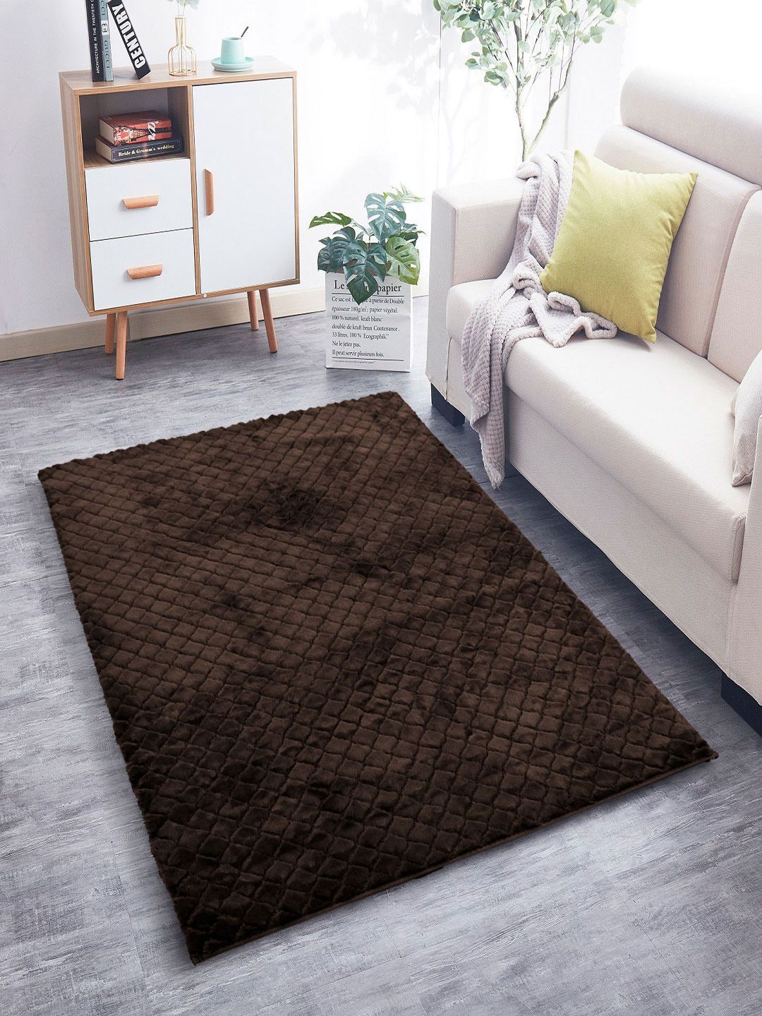LUXEHOME INTERNATIONAL Brown Checked Carpets Price in India