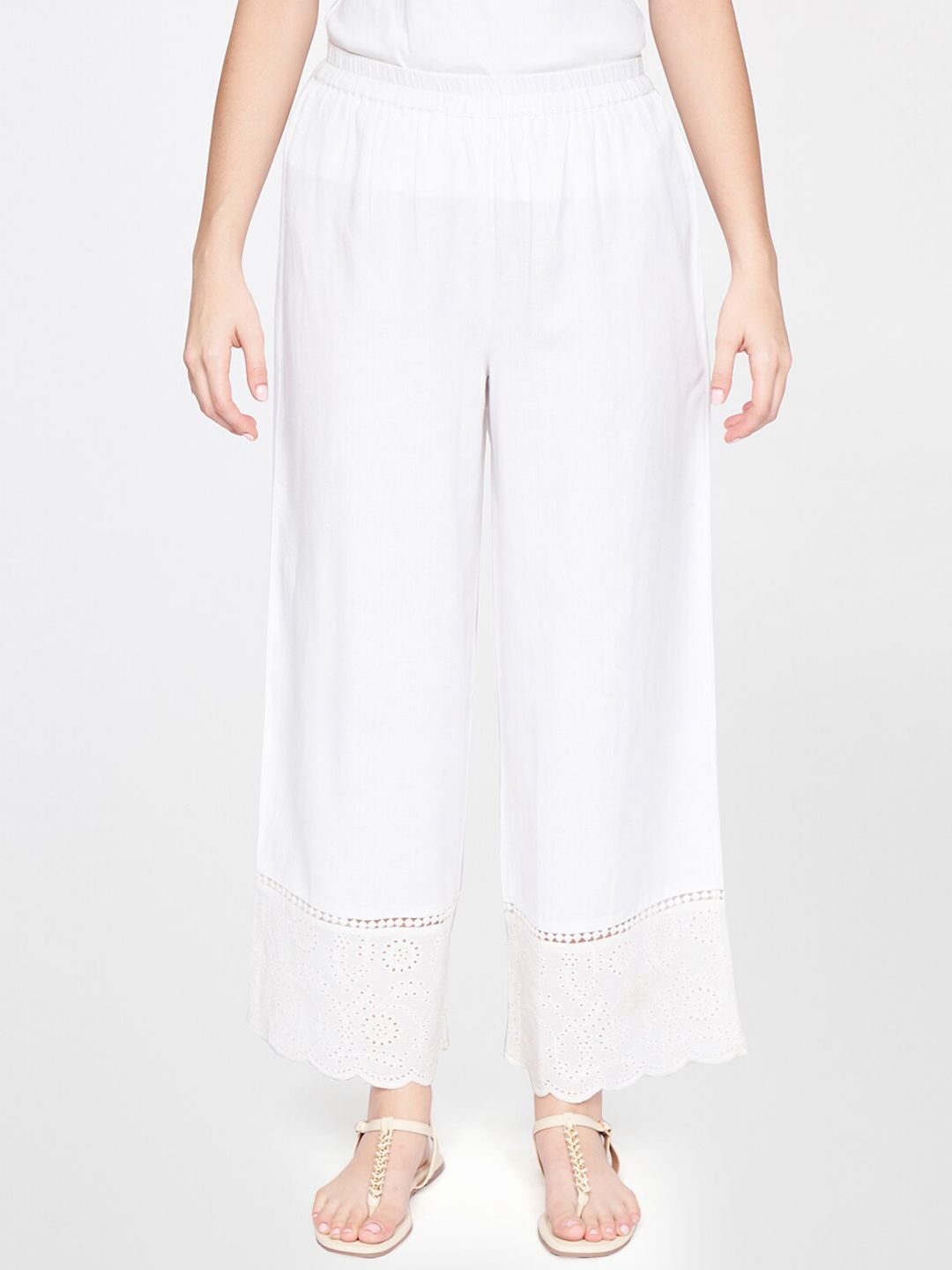 itse Women White Straight Fit Pleated Trousers Price in India