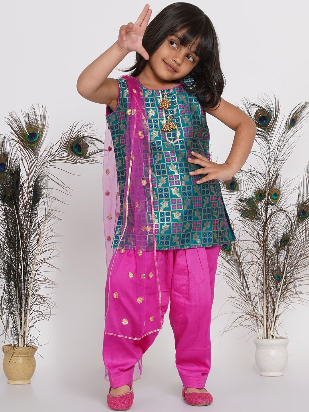 Little Bansi Girls Multicoloured Printed Pure Cotton Kurta with Salwar & With Dupatta