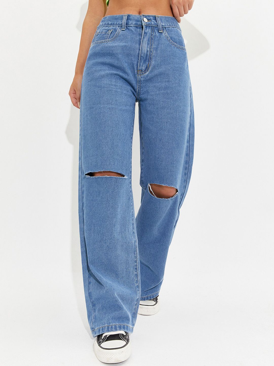 URBANIC Women Blue Relaxed Fit Slash Knee Jeans Price in India