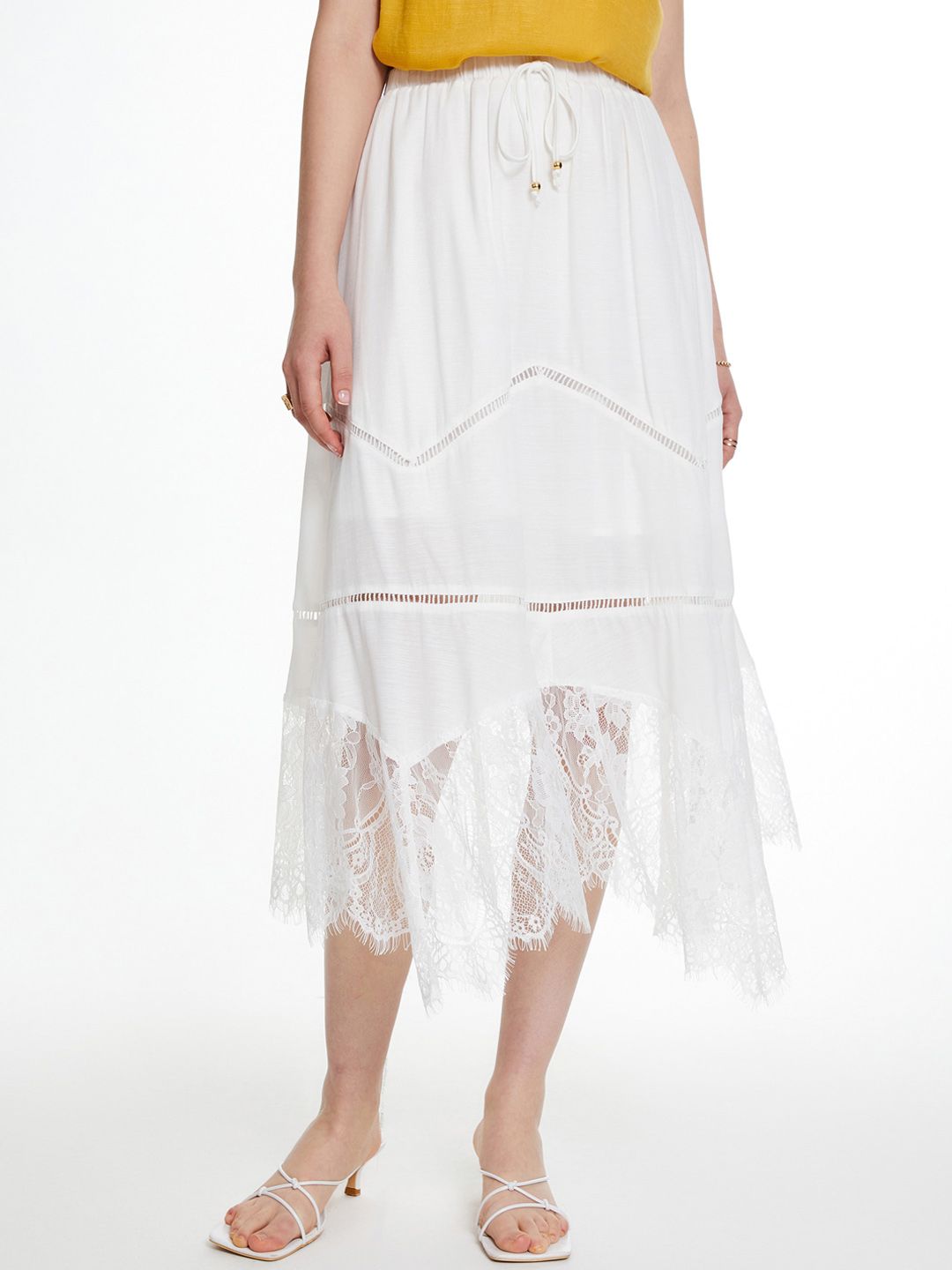 URBANIC Women White Solid Patchwork Knee Length A-Line Skirts