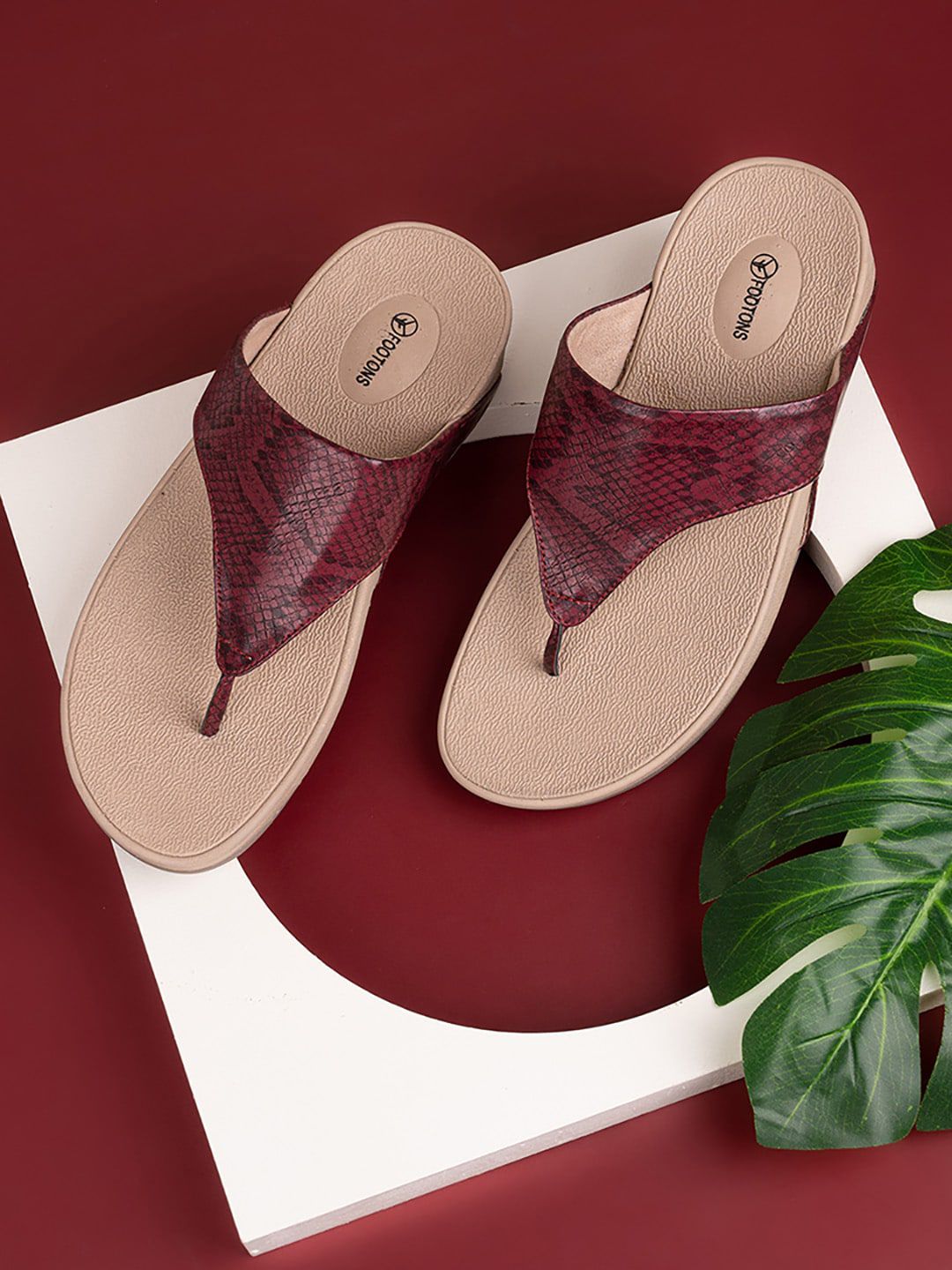 FOOTONS Maroon Textured Block with Bows Price in India