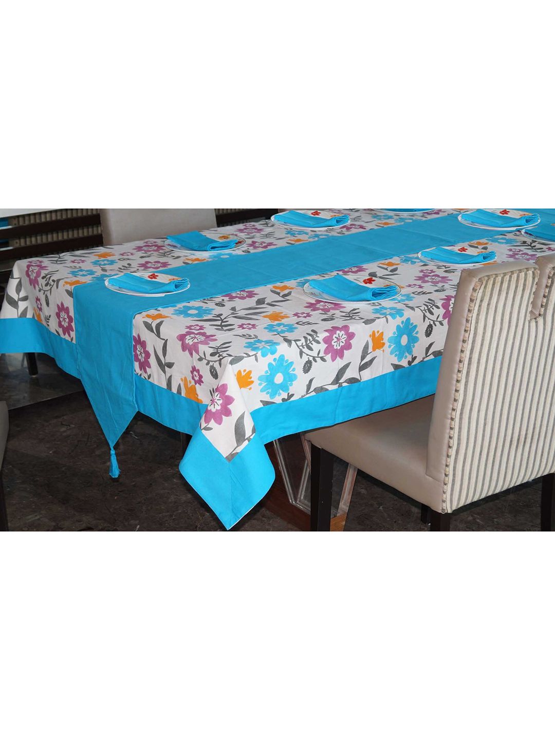 Lushomes 10 Pieces White & Blue Printed Pure Cotton 8-Seater Table Linen Set Price in India