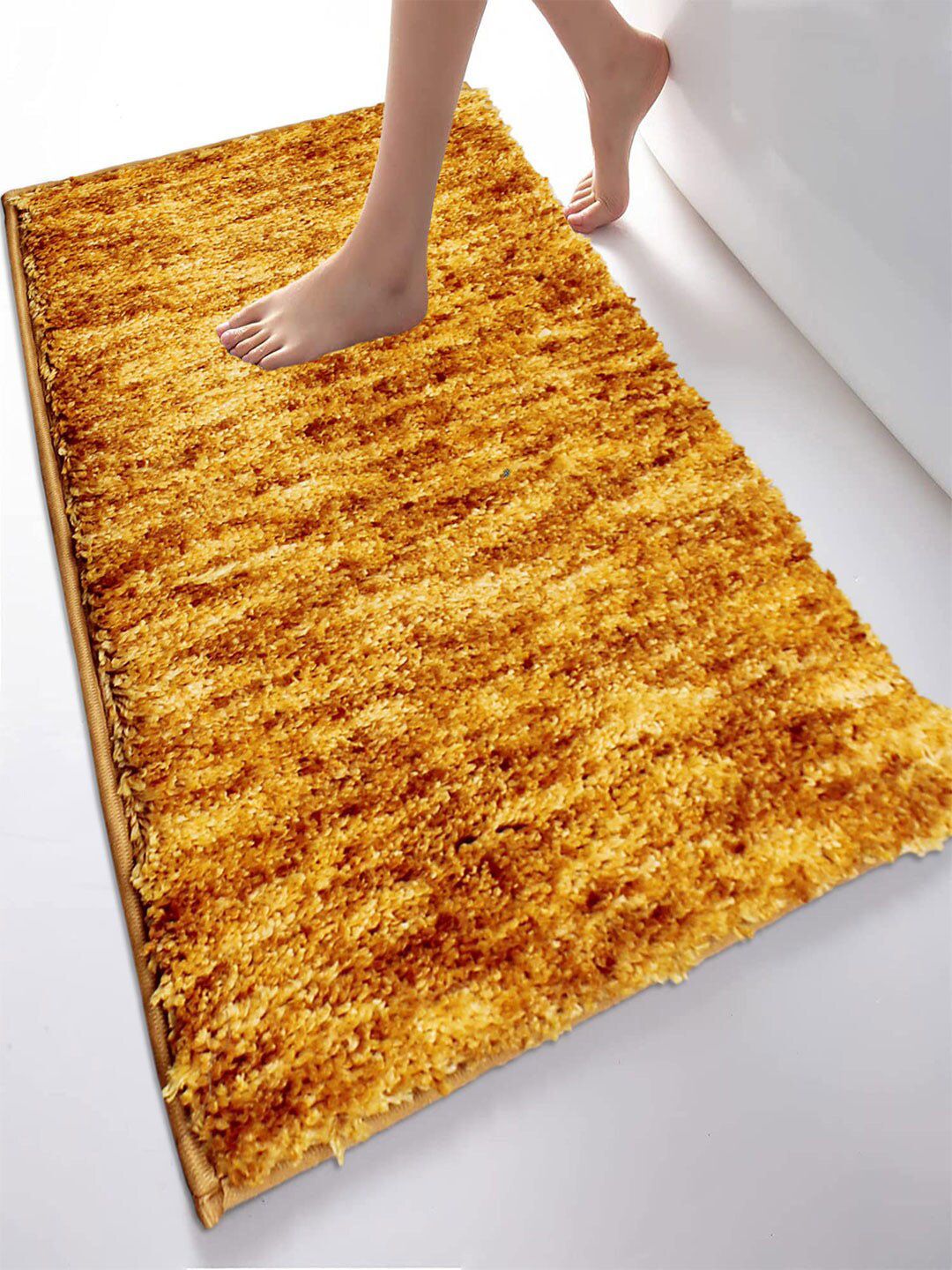 LUXEHOME INTERNATIONAL Gold Toned 120 GSM Anti-Skid Bath Rug