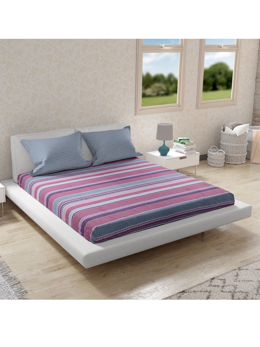 HomeTown Unisex Pink Bedsheets Price in India