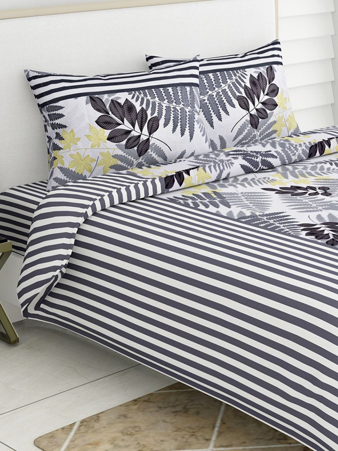 haus & kinder Unisex White Bedsheets Price in India