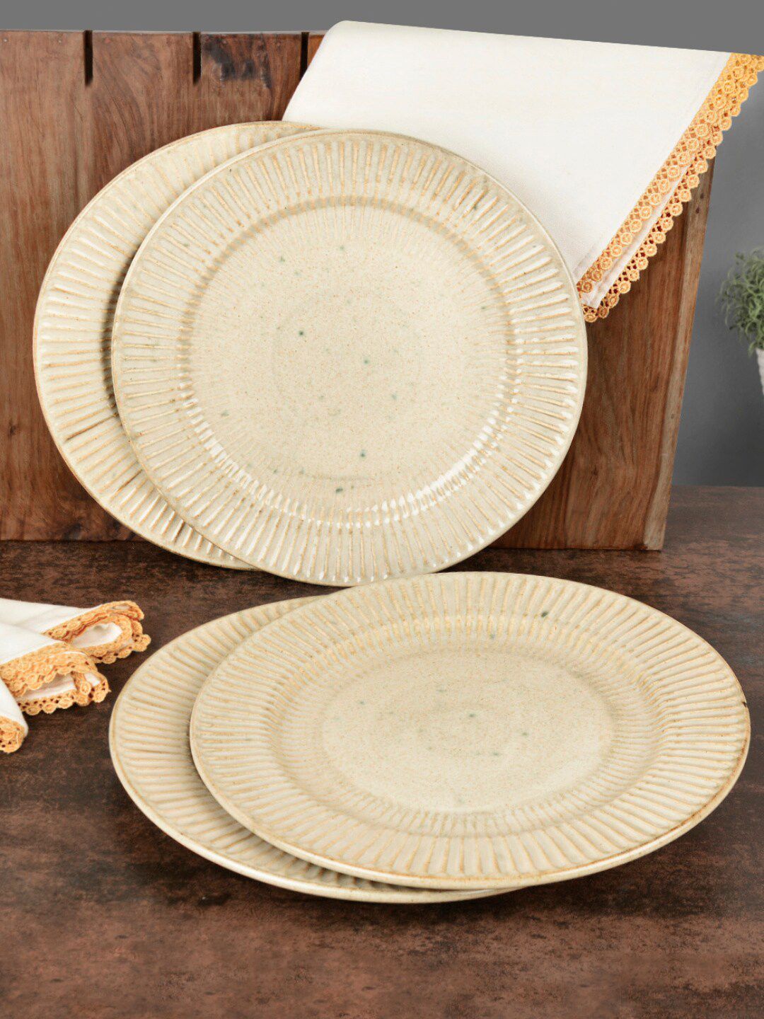 StyleMyWay Beige 8 Pcs Ribbed Ceramic Glossy Plates with Napkins Price in India