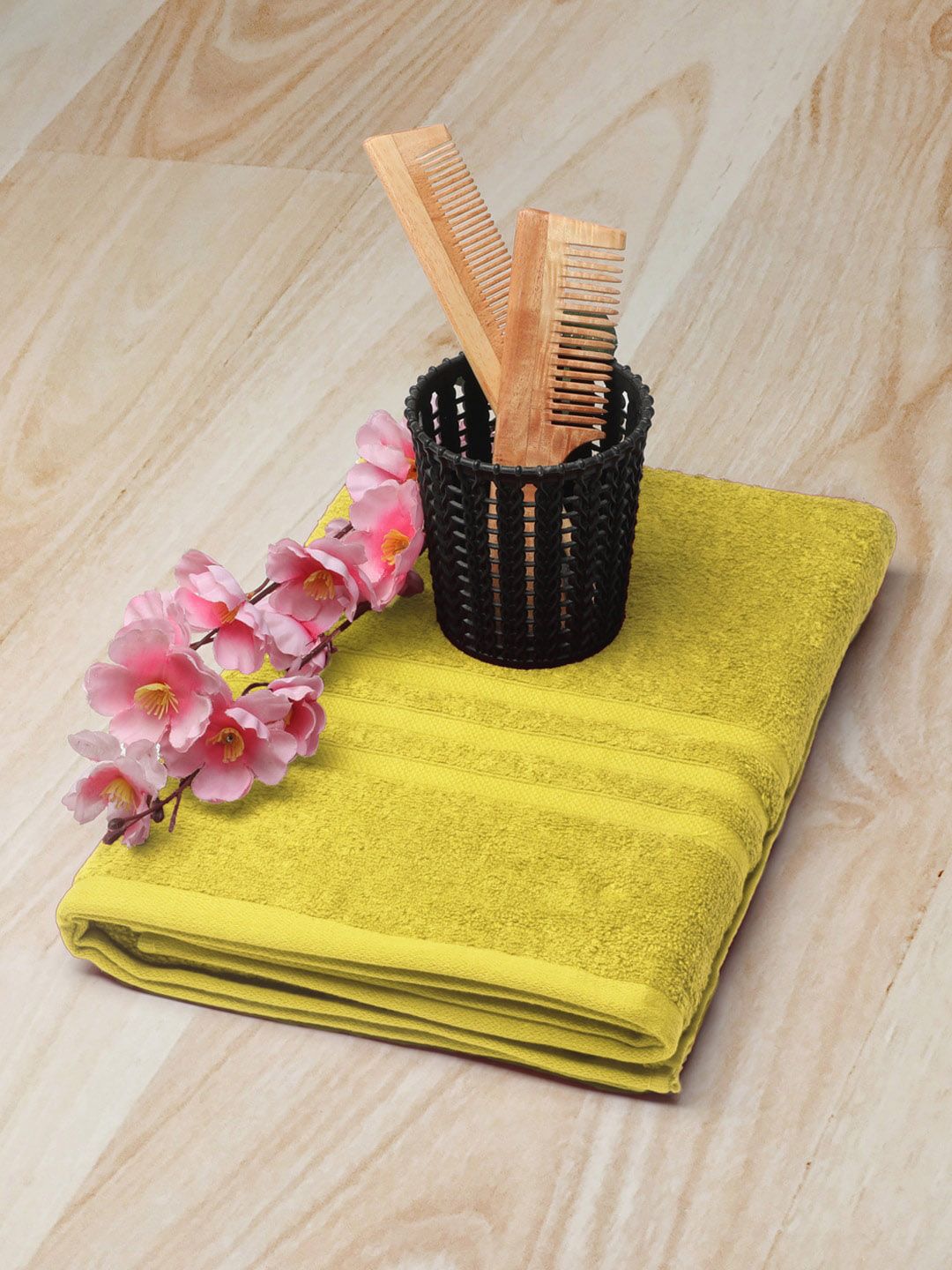 Monte Carlo Yellow Solid 525GSM Cotton Bath Towel Price in India