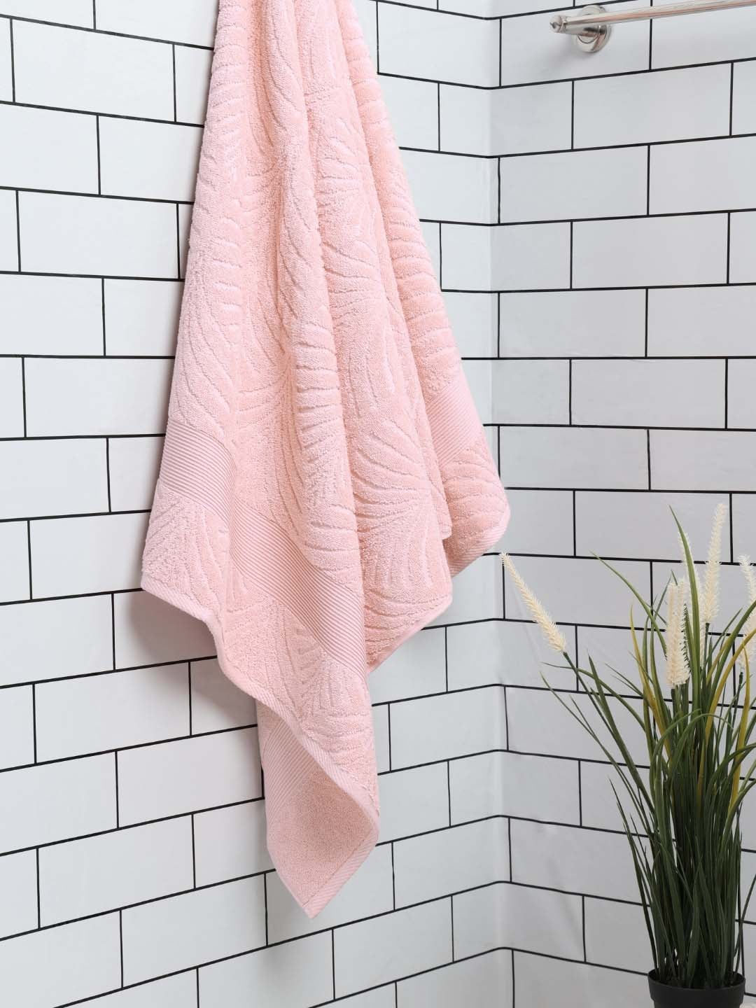 SPACES Pink Solid Cotton 550 GSM Bath Towels Price in India
