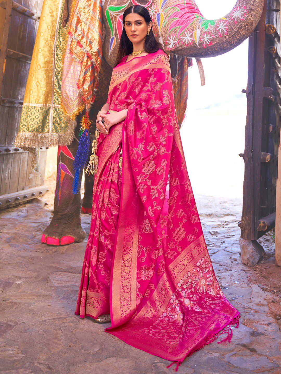 Mitera Pink & Gold-Toned Ethnic Motifs Zari Silk Blend Banarasi Saree Price in India