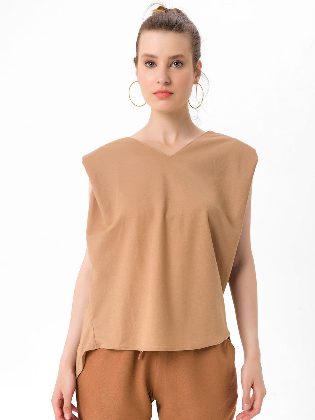 bebe PLUS Women Camel Brown Solid Knitted Cap Sleeves Top Price in India