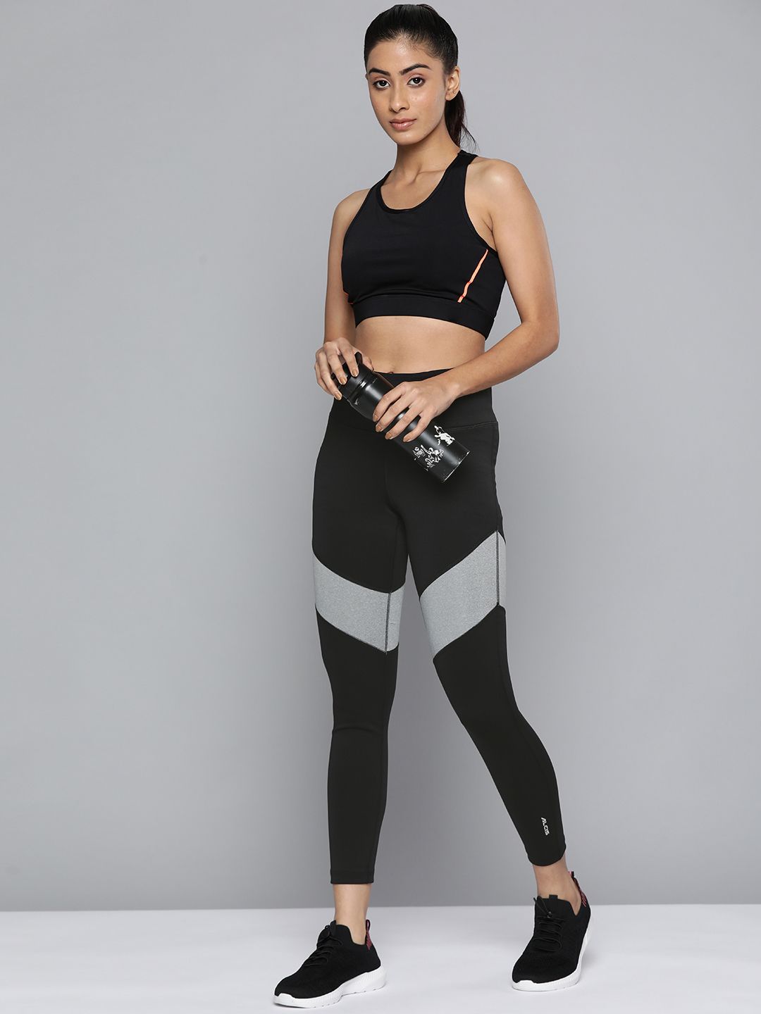 Alcis Women Black & Grey Colourblocked Cropped Sport Tights Price in India